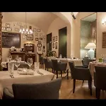 Chain Bridge Studio Apartment