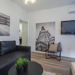 Standard Apartment By Hi5 - Madach