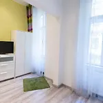Standard Apartment By Hi5 - West End Center