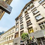 Regi Highrise Oasis Apartment