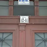 Petra\'S Tranquil Nest In Downtown Budapest