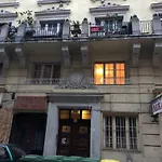 Petra\'S Tranquil Nest In Downtown Budapest