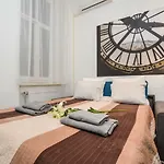 Timeless Apartment With Free Private Parking