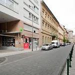 Modern Four Bedroom Apartment In Palace District