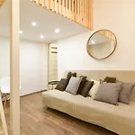 City Center Designer Apartment In Eclectic Building