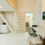 City Center Designer Apartment In Eclectic Building