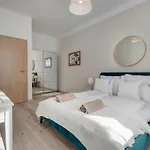 Rozsa Apartments