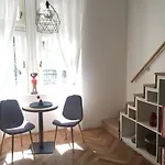 Lovely Downtown Home In Budapest