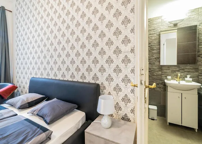 White Central Apartment
