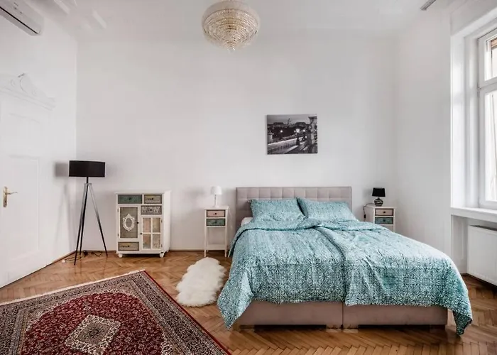 Oktober 6/8 Apartment