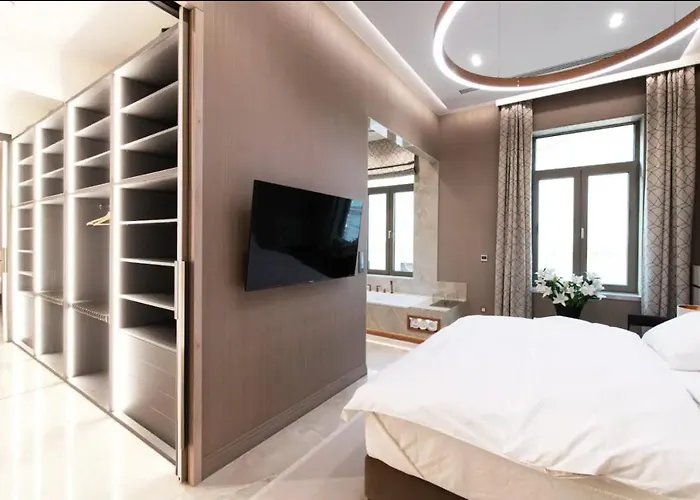 Luxury Penthouse In Downtown