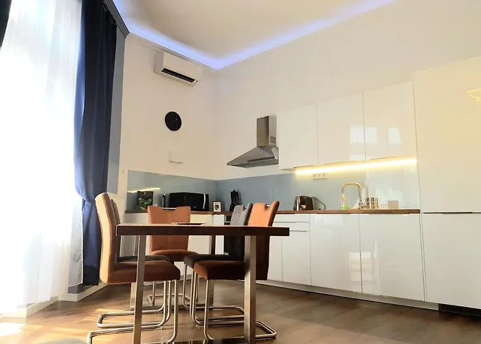 Luxurious Apartment With Balconies In Downtown Bp