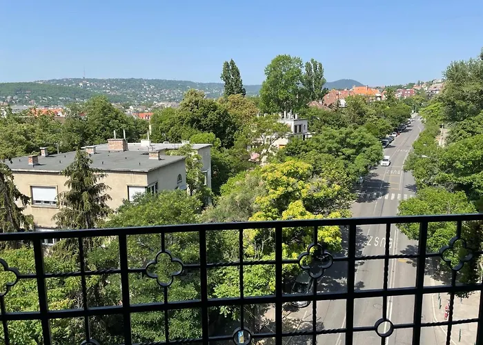 Panoramic Hideaway In Central Buda