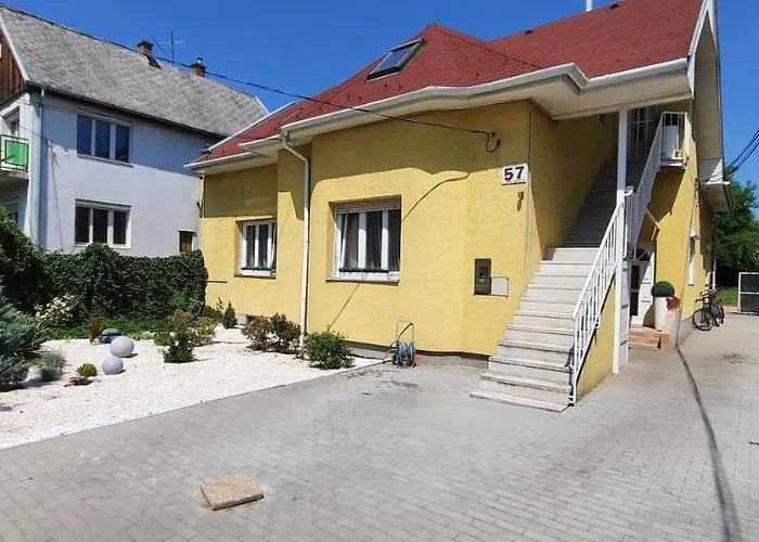 Hi-Bp Garden City Batsanyi Apartment With 4 Rooms Near The City Train With Free Parking