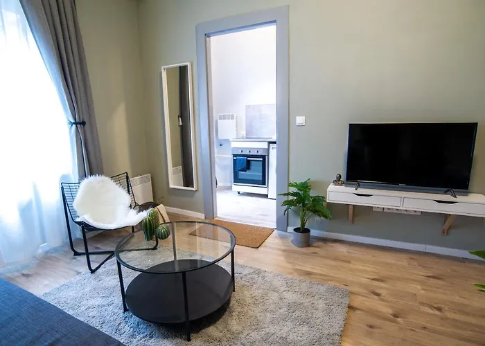 Cozy Apartment On The Boulevard.