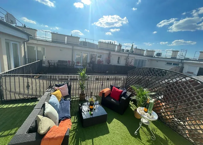 Exclusive Downtown Bella Home