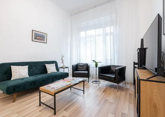 Delta Curve Apartment