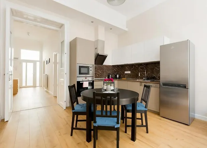Kresz Geza 29 Westend Station 2 Bedrooms+Living Ac