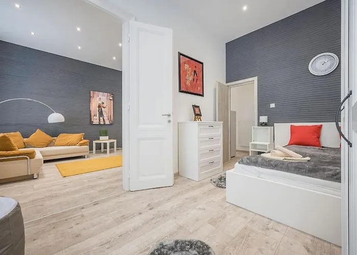 Lonyai Apartment