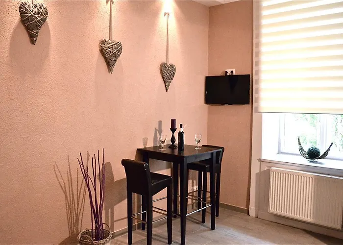 Luxe For Less Apartments