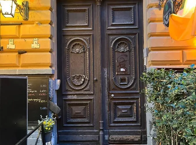 Casa Nora Liszt Ferenc Ter
