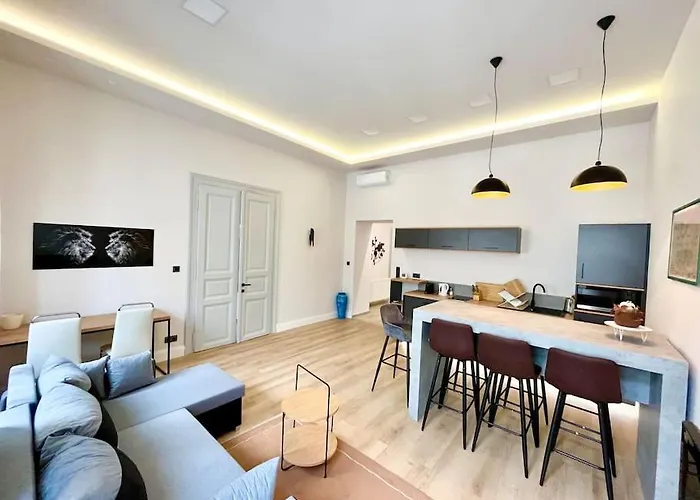 Sofia Downtown Apartment