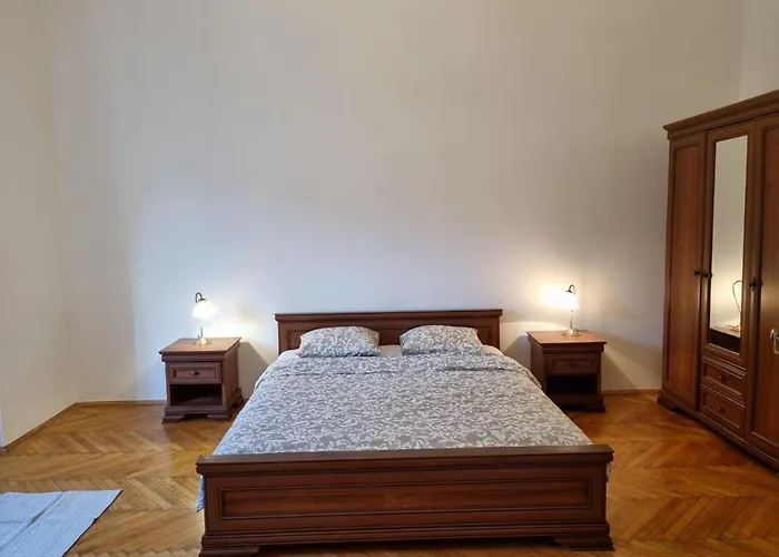 Apex Apartment
