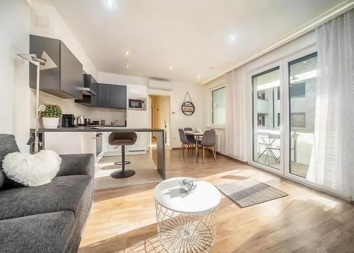 Grace Pine Apartment 3