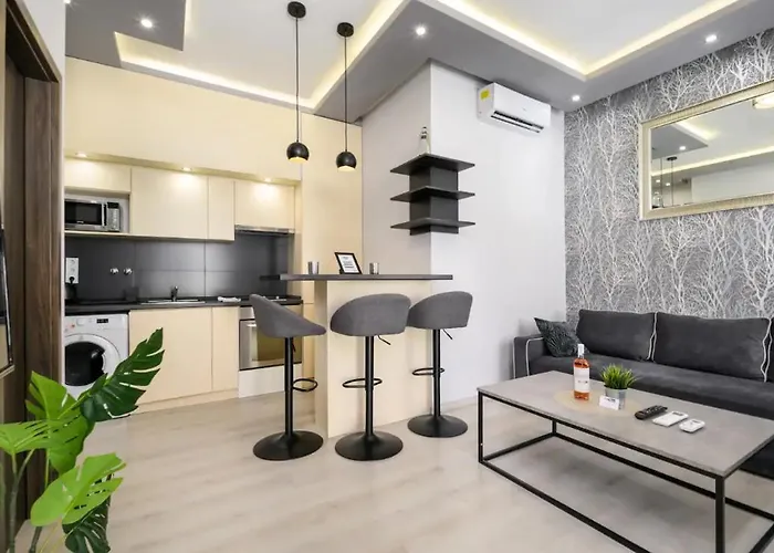 Cosy Apartment In Heart Of The City -Prime Location