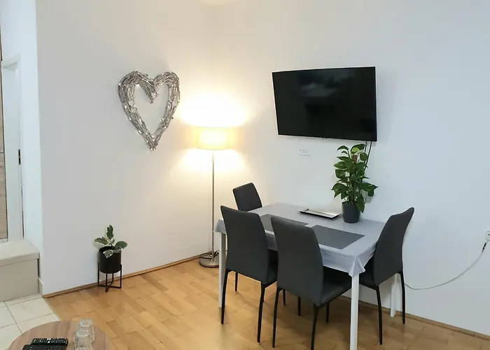 N14 Nap Apartment