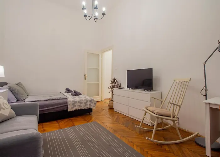 Basilica View Apartment With Balcony