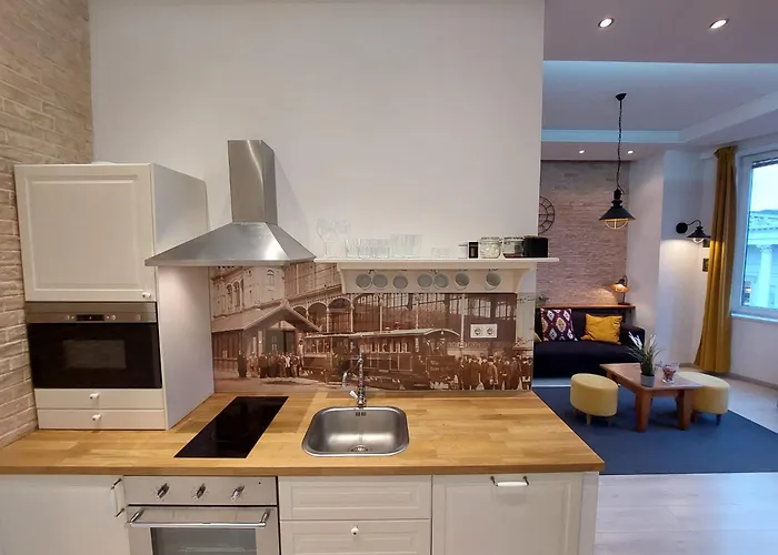 2 Separated Apts In 1 Price! Unique Downtown Views