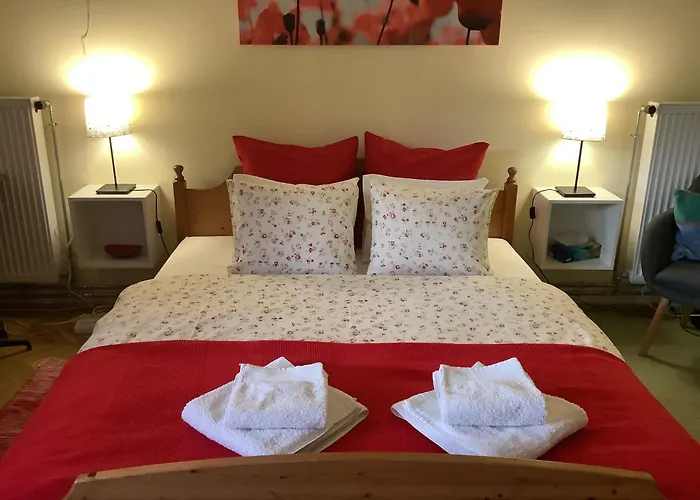 Poppy Flower Apartment