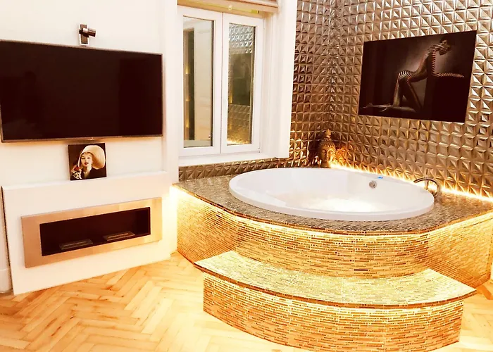 Budapest Eye Presidential With Jacuzzi & Sauna