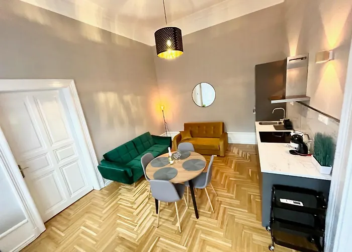 Happy Days Apartment 2