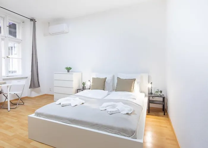 Very Central Convenient Flat