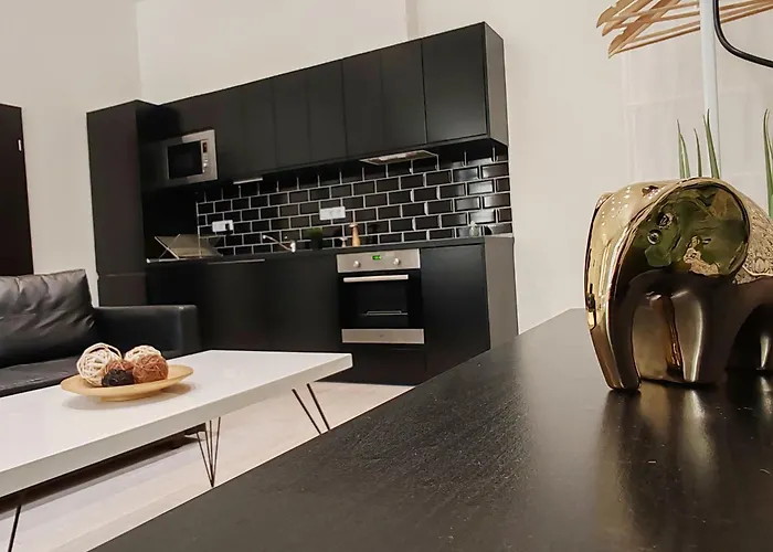 A5 Apartment - Budapest - Hostaid