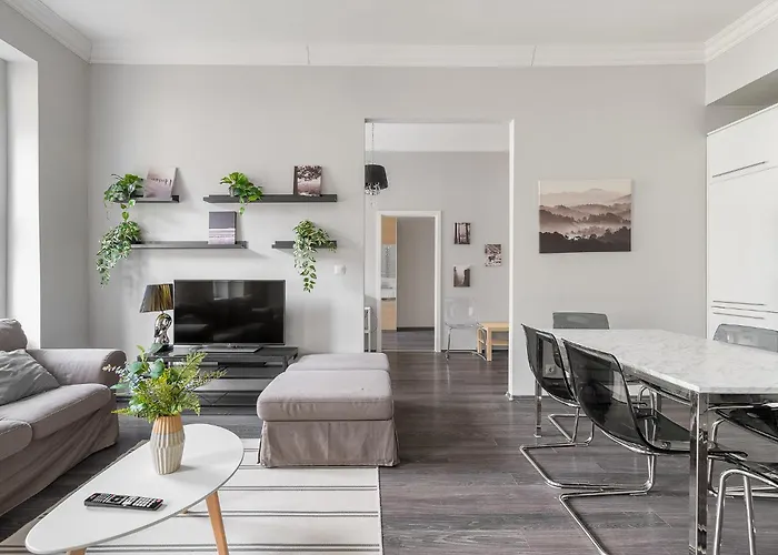 Topcentral Apartment By Cavaland
