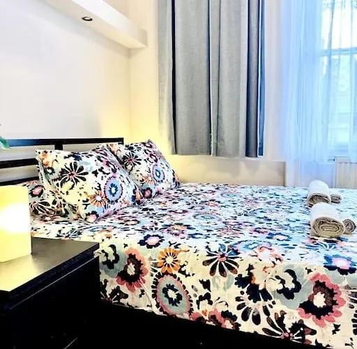 L4 City Centre Stylish Flat