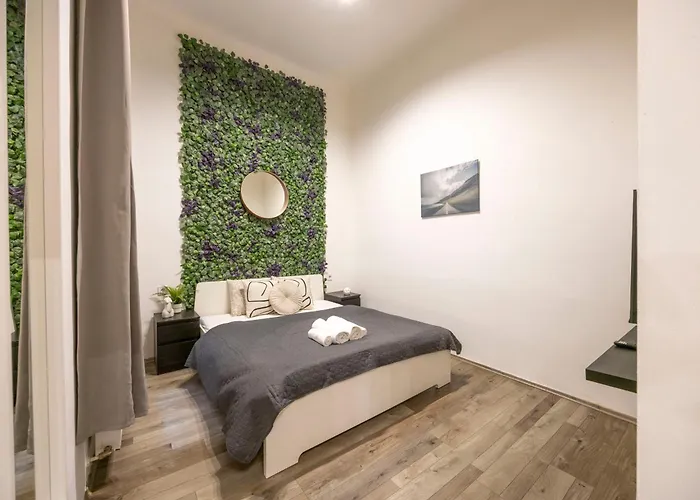 Central & Cozy Superior Terez Boulevard Apartment