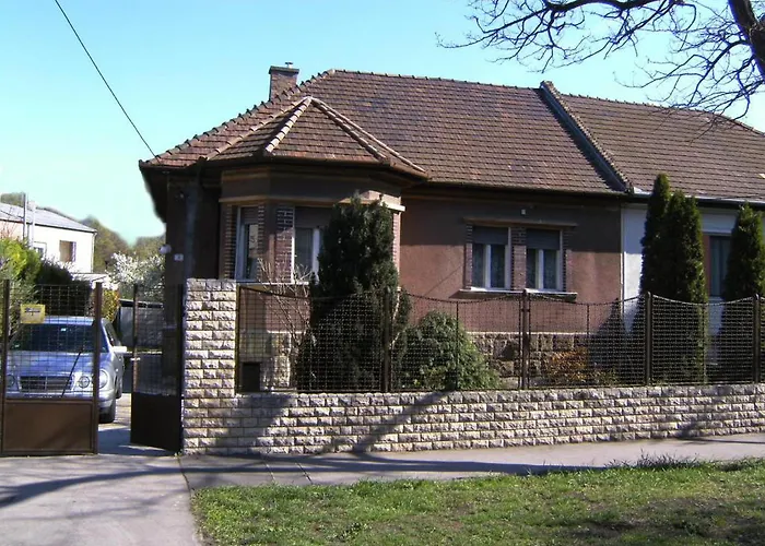 Haus In Budapest Mit Garten