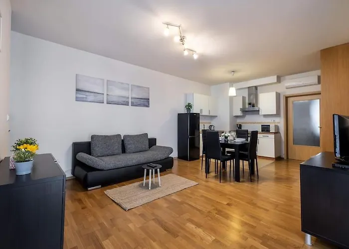Nice,Sunny,Quiet Flat Near To Deak Ferenc Sqaure