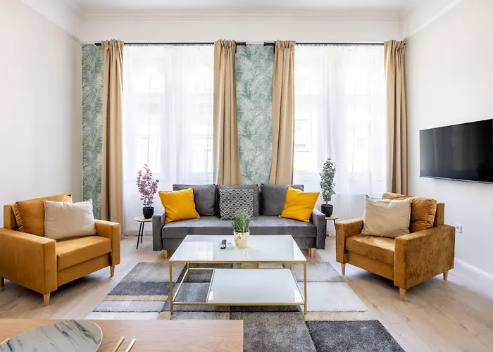 Deluxe I36 City Center Suite With 4Bedrm, 2Bathrm
