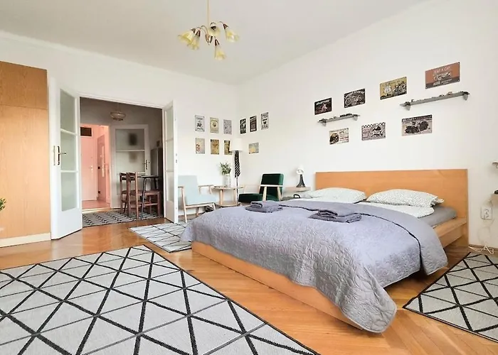 Retro-Metro Apartment