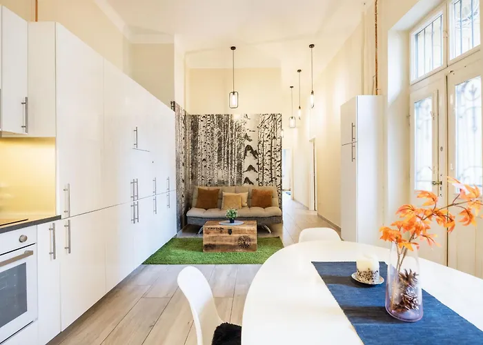 Your 3-Bdrm Apartment At Szimpla Kert