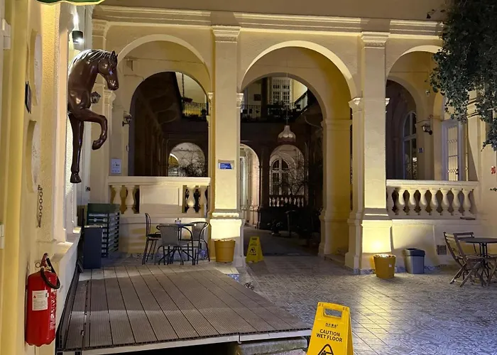 Oasis Inn Budapest