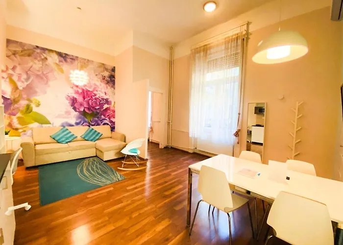 Stylish Central 1Br Apt - Flora\'S House