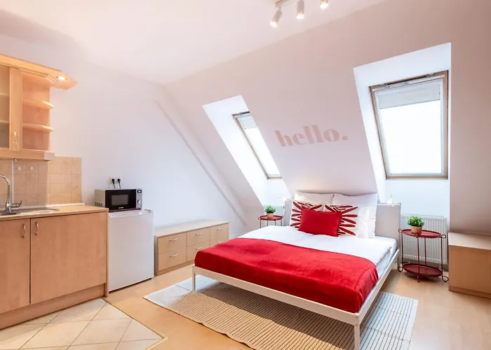 Central - Modern - Comfy