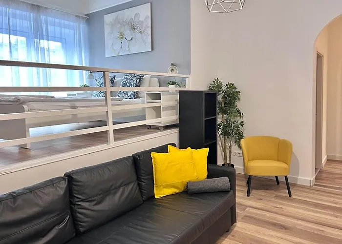 Budget Apartment By Hi5- Akacfa Street