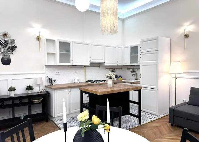 V1 Central Riverfront Apartment 2 Bdrm